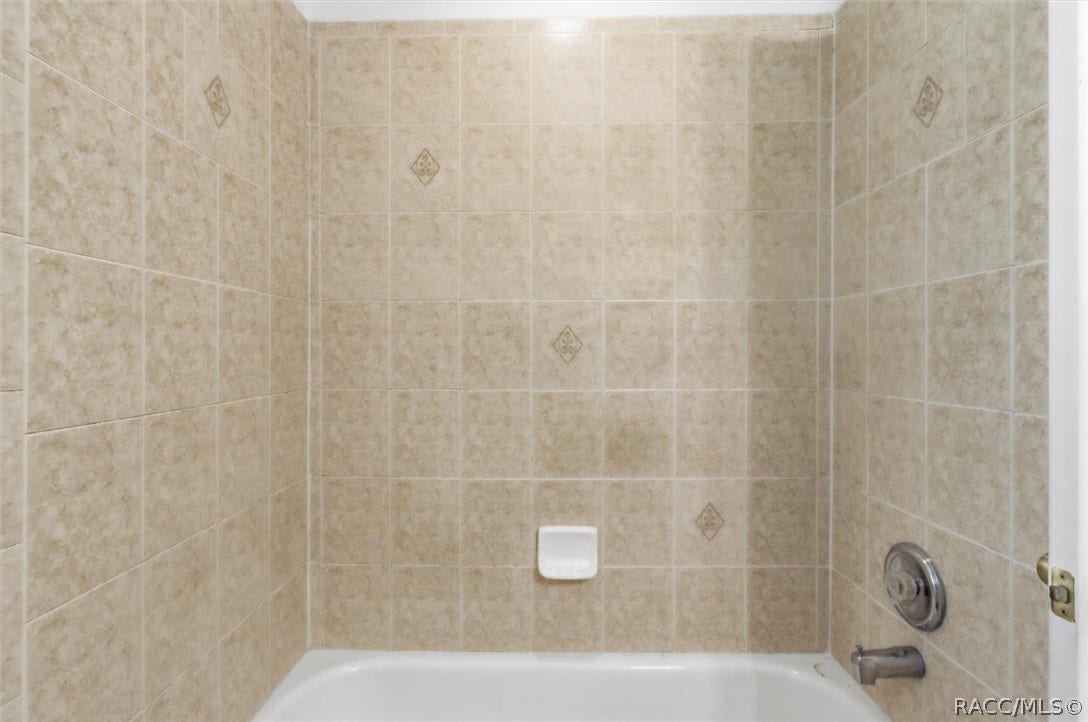 3075 E Crown Drive, Inverness, FL 34453 3075 E Crown Drive, Inverness, FL 34453