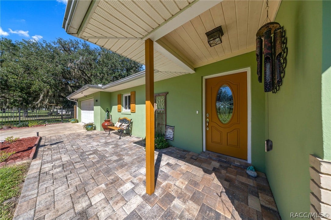 5911 W Riverbend Road, Dunnellon, FL 34433 5911 W Riverbend Road, Dunnellon, FL 34433