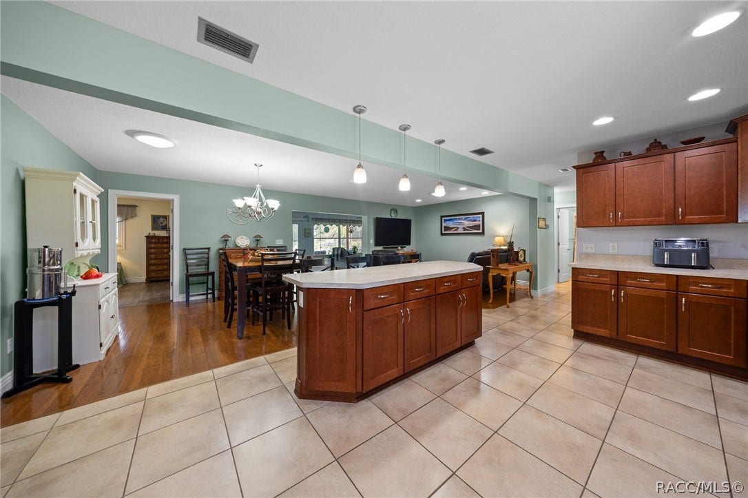 5911 W Riverbend Road, Dunnellon, FL 34433 5911 W Riverbend Road, Dunnellon, FL 34433