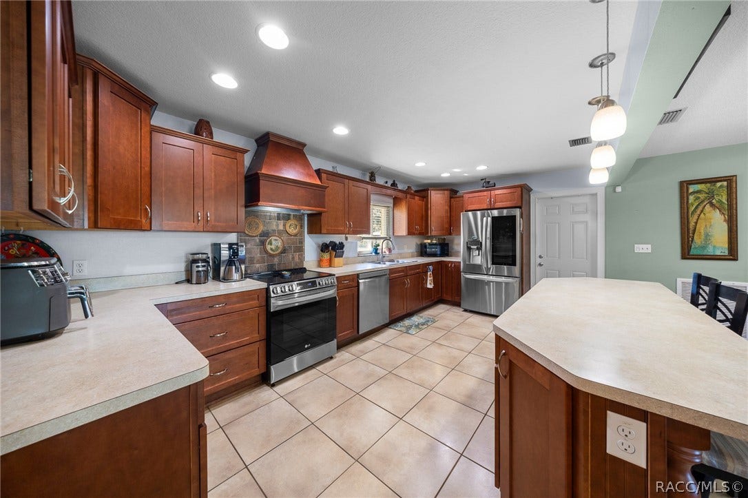 5911 W Riverbend Road, Dunnellon, FL 34433 5911 W Riverbend Road, Dunnellon, FL 34433
