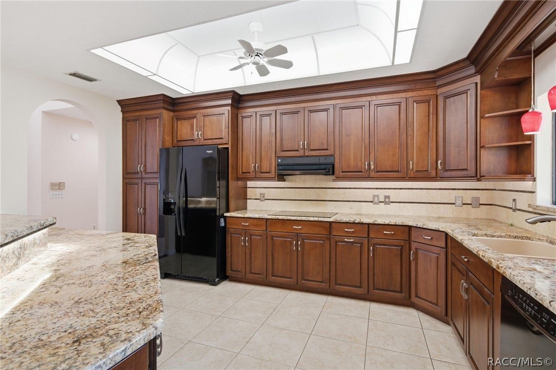 11782 W Valley Spring Lane, Homosassa, FL 34448