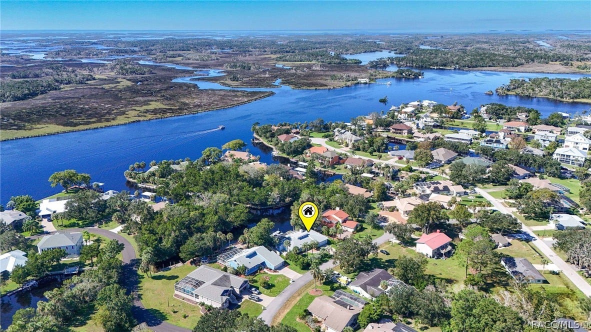 11782 W Valley Spring Lane, Homosassa, FL 34448