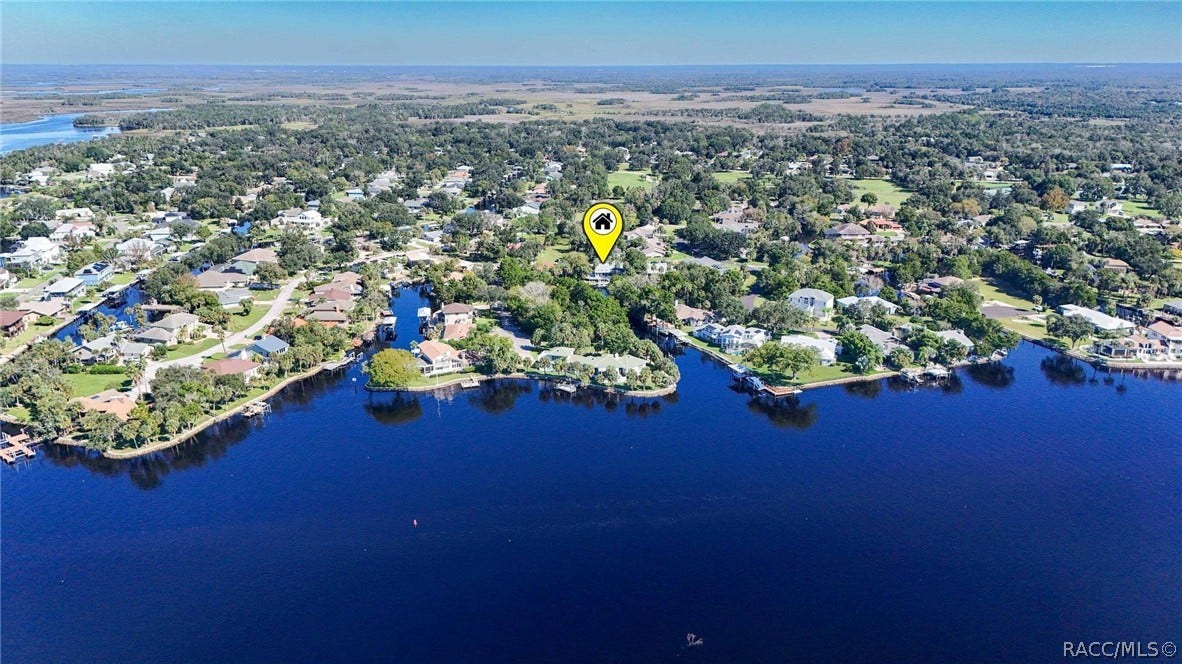 11782 W Valley Spring Lane, Homosassa, FL 34448