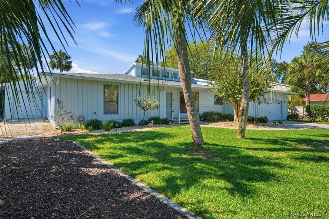 11782 W Valley Spring Lane, Homosassa, FL 34448