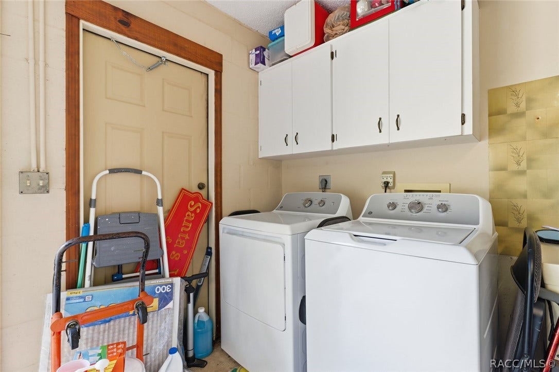 5 Mangrove Court S, Homosassa, FL 34446 garage laundry