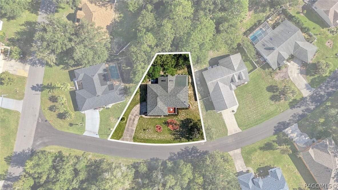 5 Mangrove Court S, Homosassa, FL 34446 greenbelt behind, no neighbors
