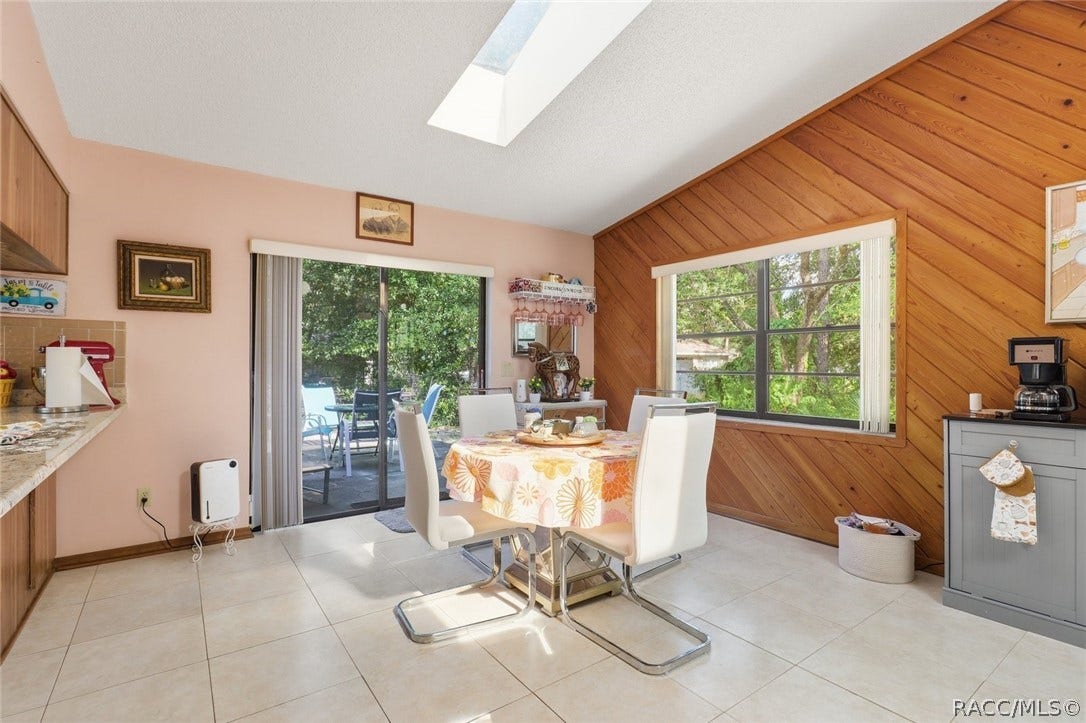 5 Mangrove Court S, Homosassa, FL 34446 kitchen dining