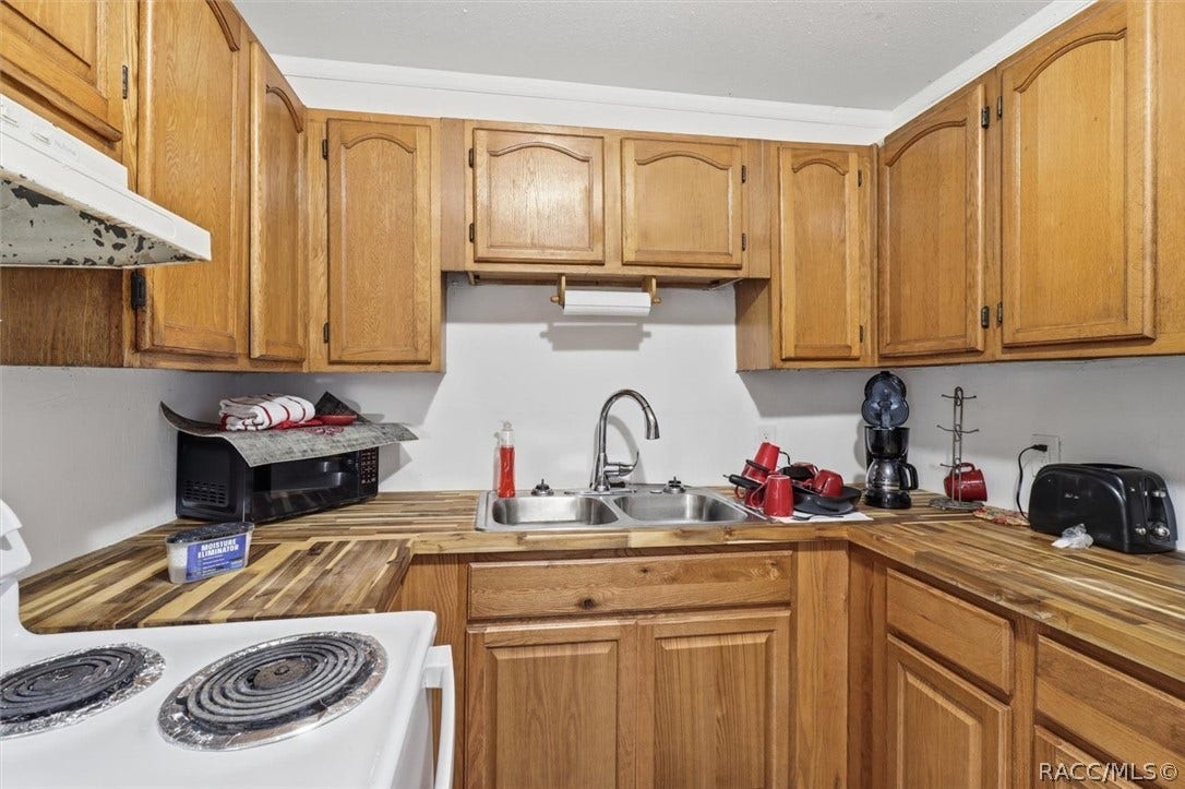 557 NE 8th Avenue, Crystal River, FL 34428 557 NE 8th Avenue, Crystal River, FL 34428