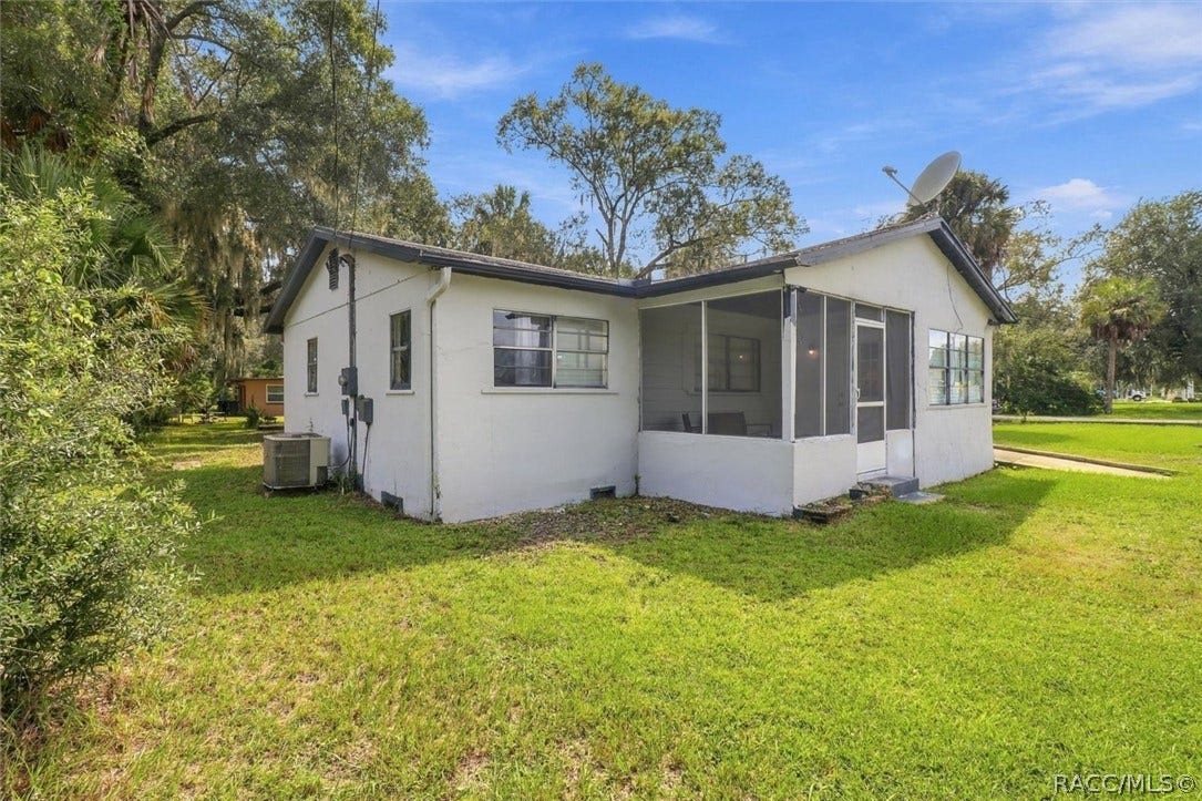 557 NE 8th Avenue, Crystal River, FL 34428 557 NE 8th Avenue, Crystal River, FL 34428