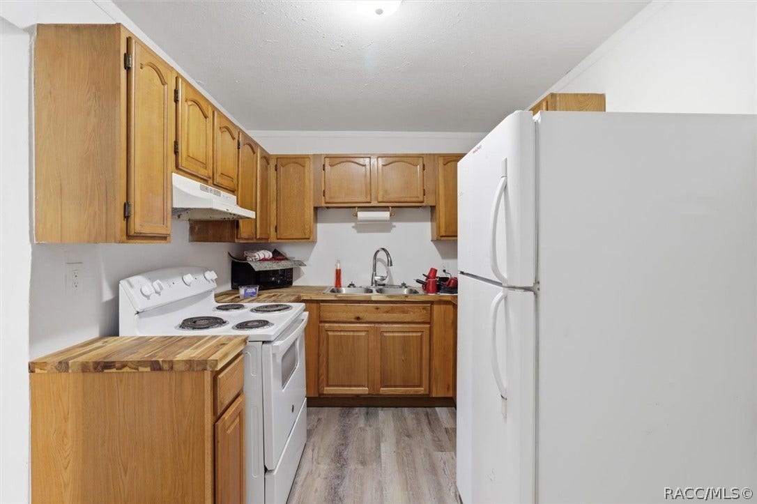 557 NE 8th Avenue, Crystal River, FL 34428 557 NE 8th Avenue, Crystal River, FL 34428