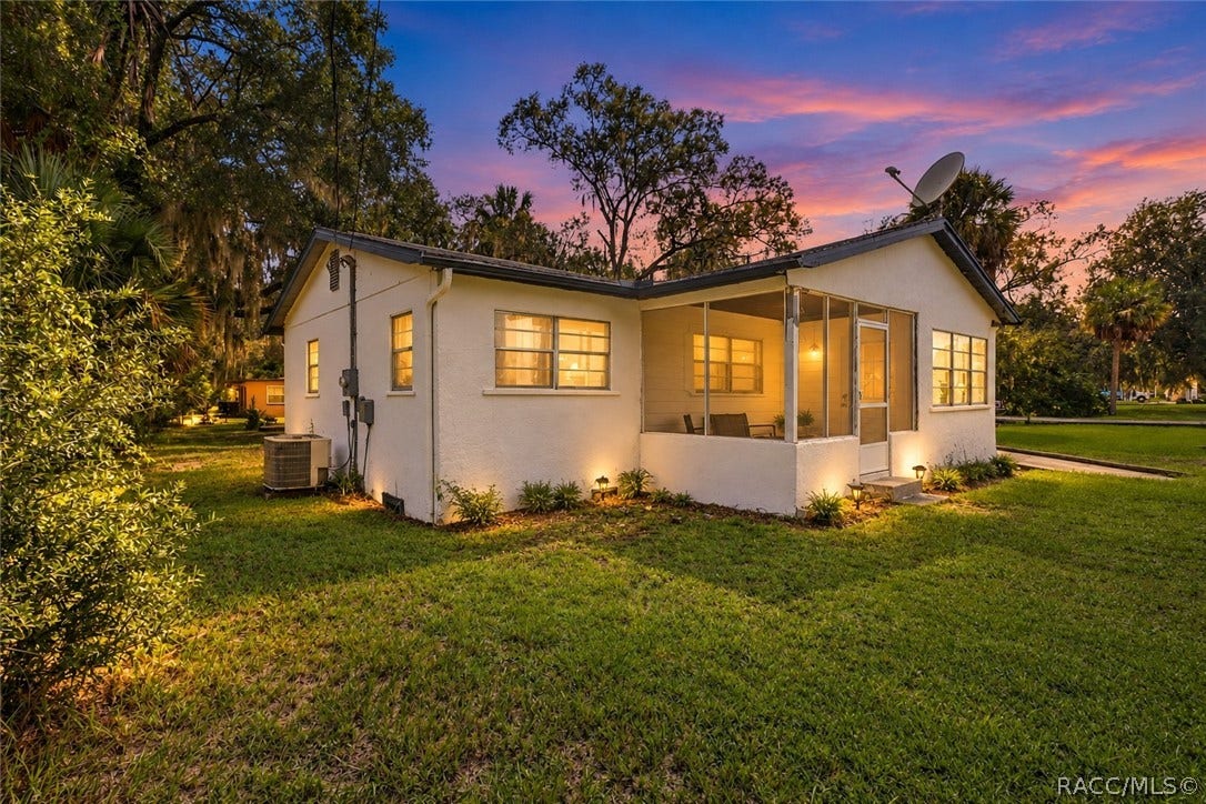 557 NE 8th Avenue, Crystal River, FL 34428 557 NE 8th Avenue, Crystal River, FL 34428