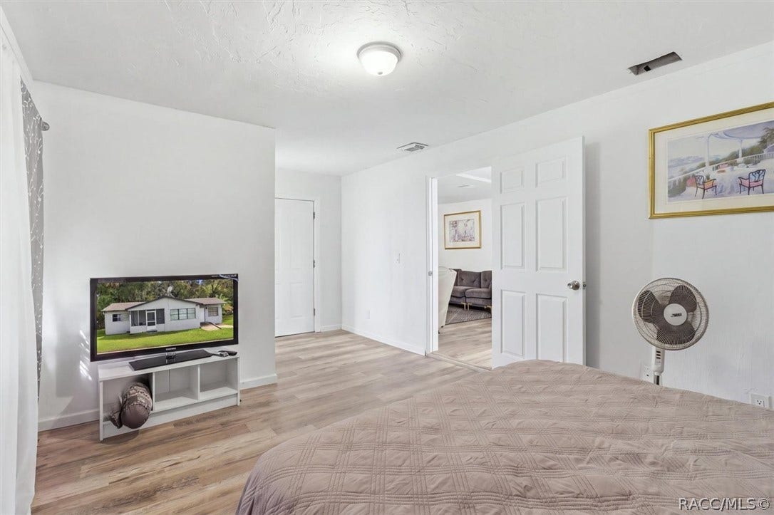 557 NE 8th Avenue, Crystal River, FL 34428 557 NE 8th Avenue, Crystal River, FL 34428