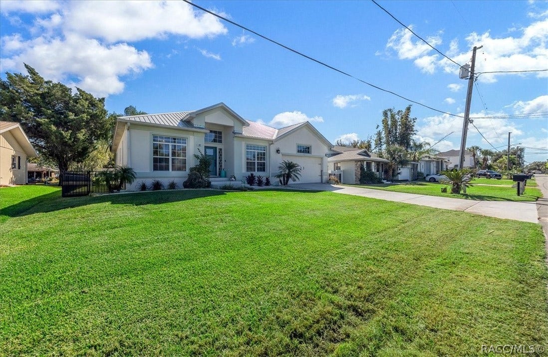1927 SE 4th Avenue, Crystal River, FL 34429