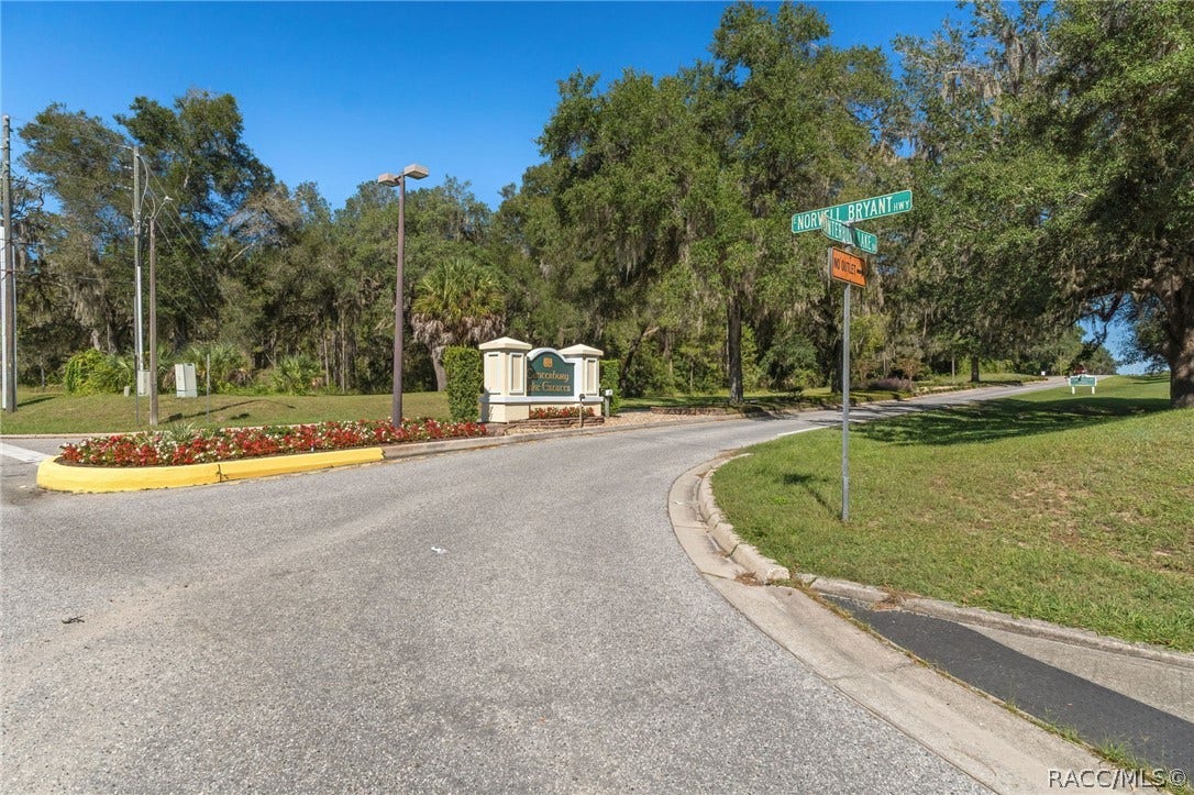 3525 N Chandler Drive, Hernando, FL 34442 3525 N Chandler Drive, Hernando, FL 34442