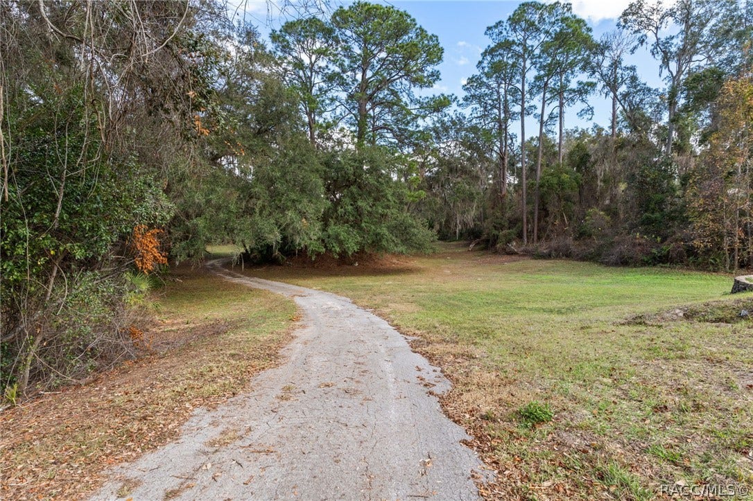 3525 N Chandler Drive, Hernando, FL 34442 private lake park path