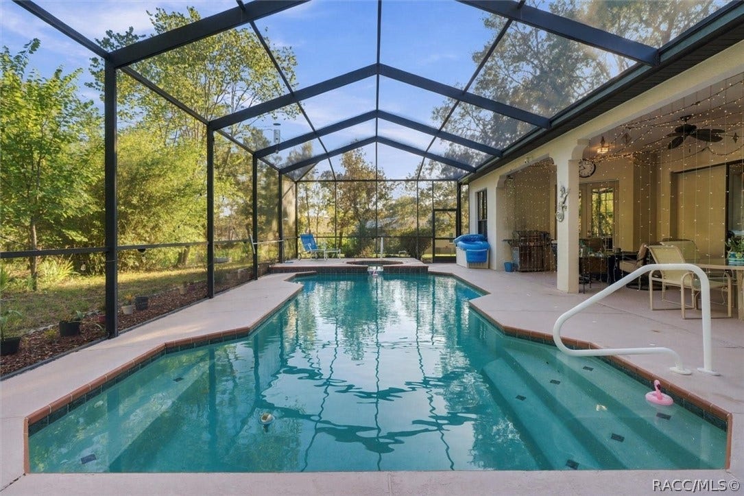 Screened-in Pool & Spa