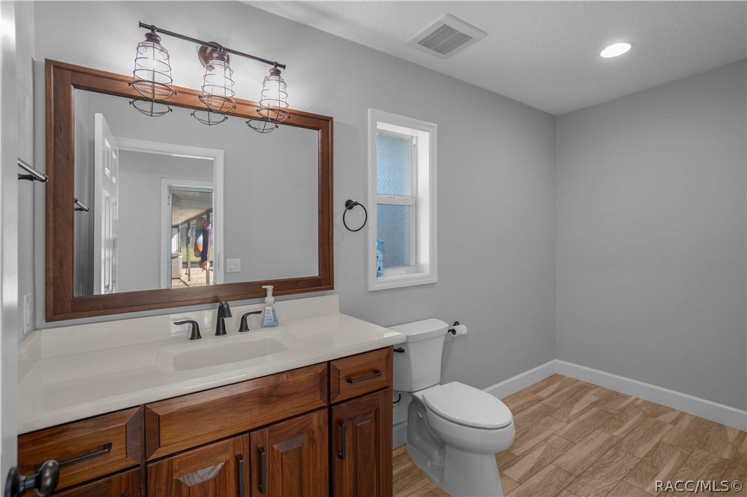 302 S Apopka Avenue, Inverness, FL 34452 302 S Apopka Avenue, Inverness, FL 34452