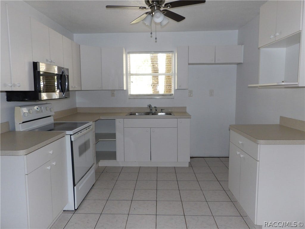 818 NE 5th Avenue, Crystal River, FL 34428 818 NE 5th Avenue, Crystal River, FL 34428
