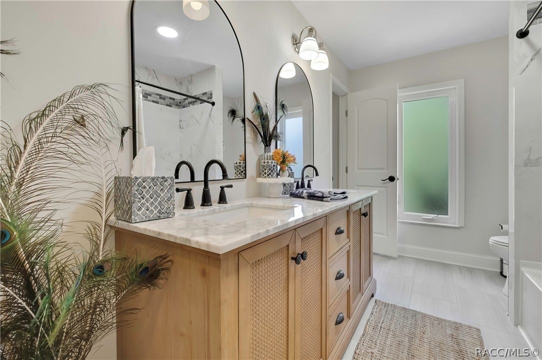 11806 W Riverhaven Drive, Homosassa, FL 34448 Double vanity viewed from the opposite side.