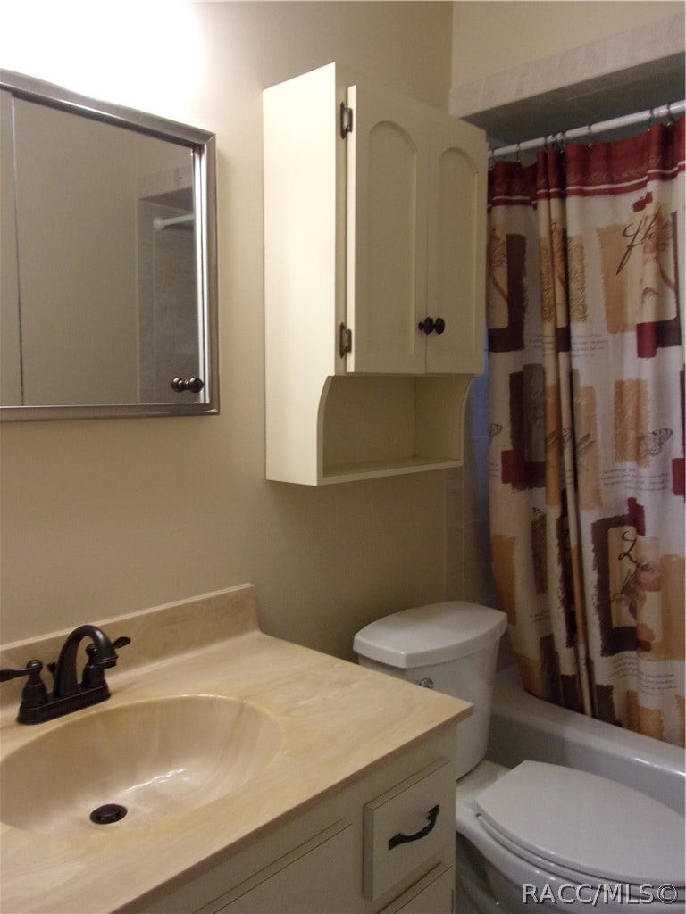 6715 E Red Robin Lane, Inverness, FL 34452 6715 E Red Robin Lane, Inverness, FL 34452