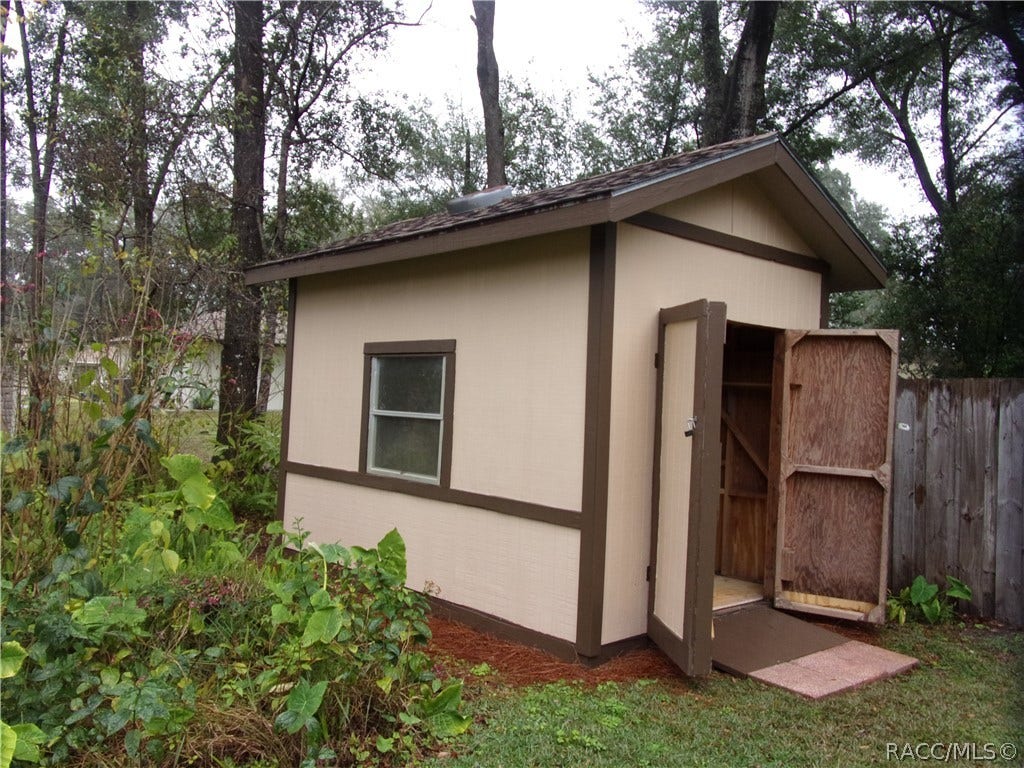 6715 E Red Robin Lane, Inverness, FL 34452 6715 E Red Robin Lane, Inverness, FL 34452