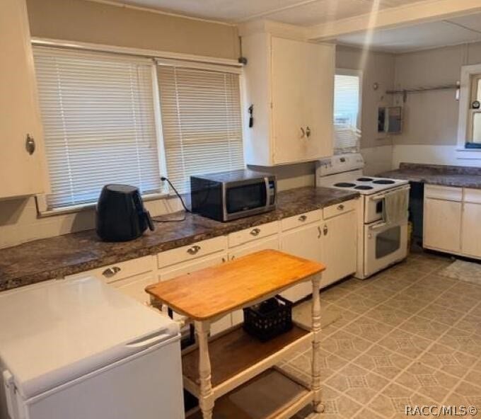 725 W Socrum Loop Road, Lakeland, FL 33809 725 W Socrum Loop Road, Lakeland, FL 33809