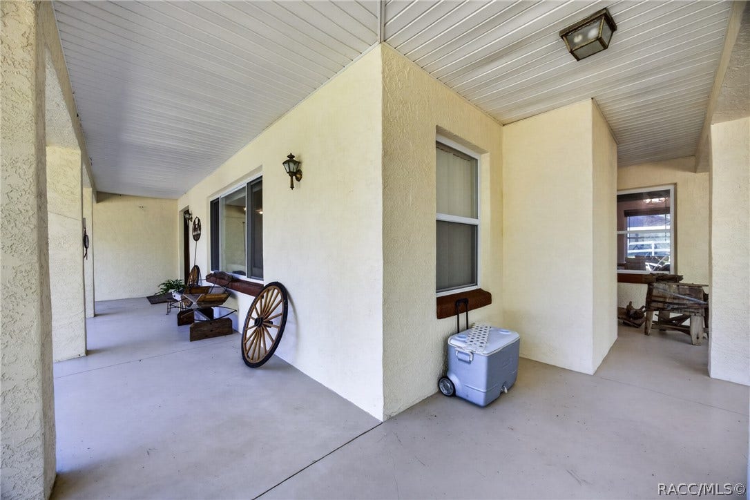 2702 E Possum Court, Inverness, FL 34452