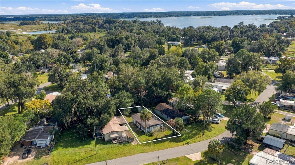4139 N Bluewater Drive, Hernando, FL 34442 4139 N Bluewater Drive, Hernando, FL 34442