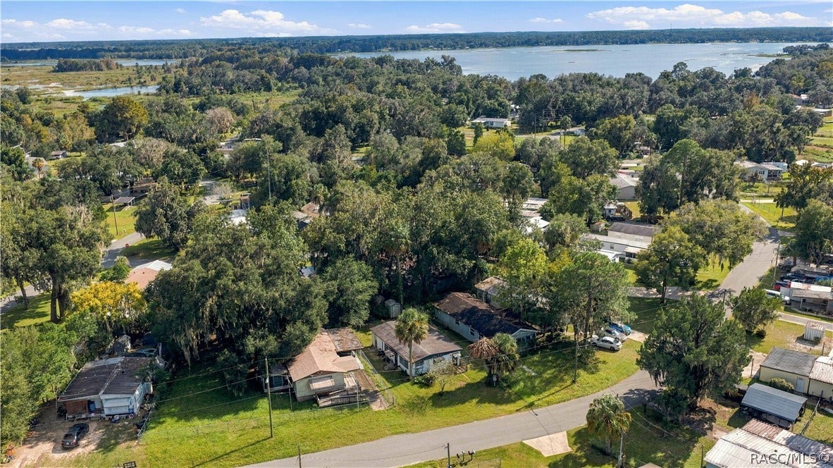4139 N Bluewater Drive, Hernando, FL 34442 4139 N Bluewater Drive, Hernando, FL 34442