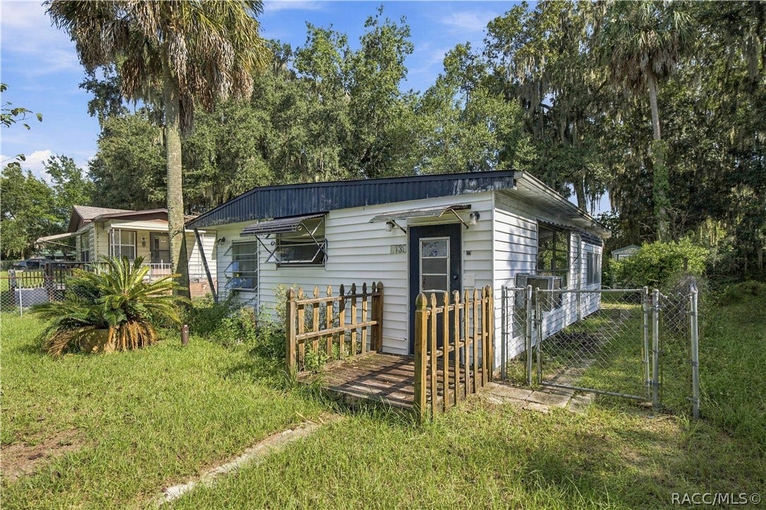 4139 N Bluewater Drive, Hernando, FL 34442 4139 N Bluewater Drive, Hernando, FL 34442