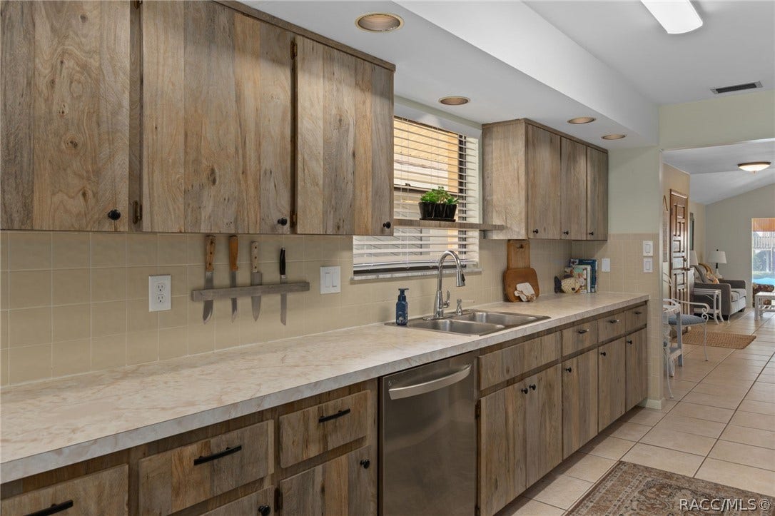 5198 S Riverview Circle, Homosassa, FL 34448 5198 S Riverview Circle, Homosassa, FL 34448