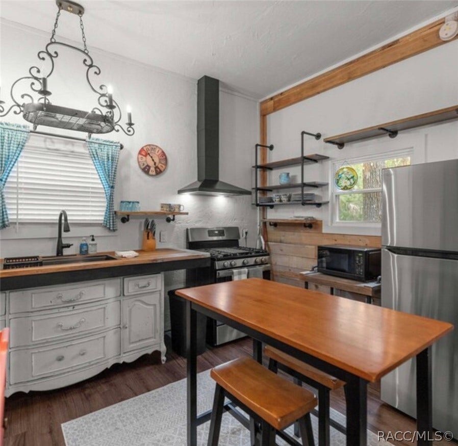 398 S Winterset Avenue, Crystal River, FL 34429 398 S Winterset Avenue, Crystal River, FL 34429