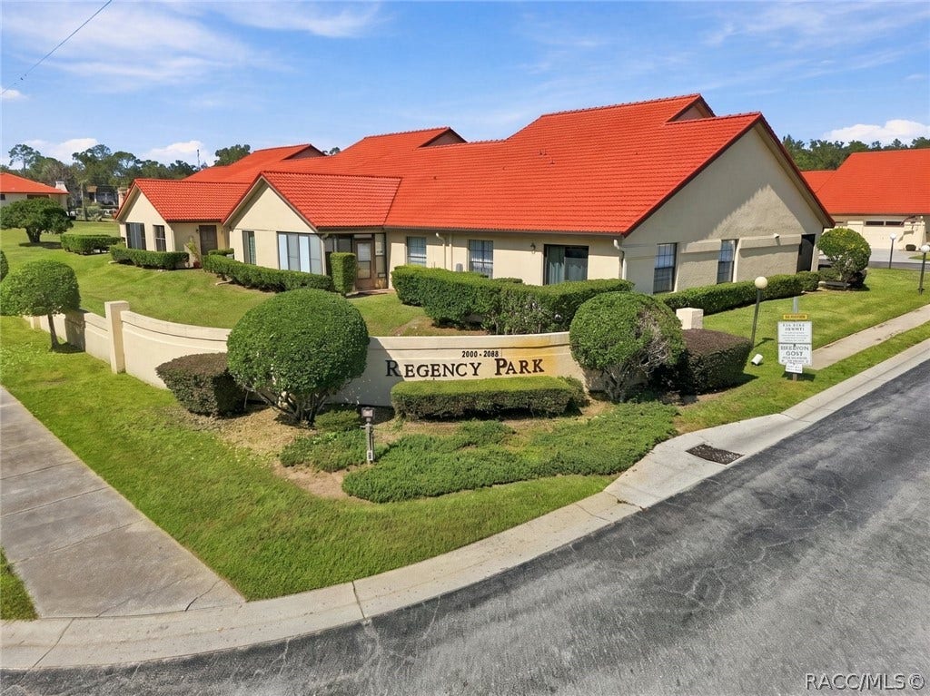2052 Forest Drive, Inverness, FL 34453 Community Entrance
