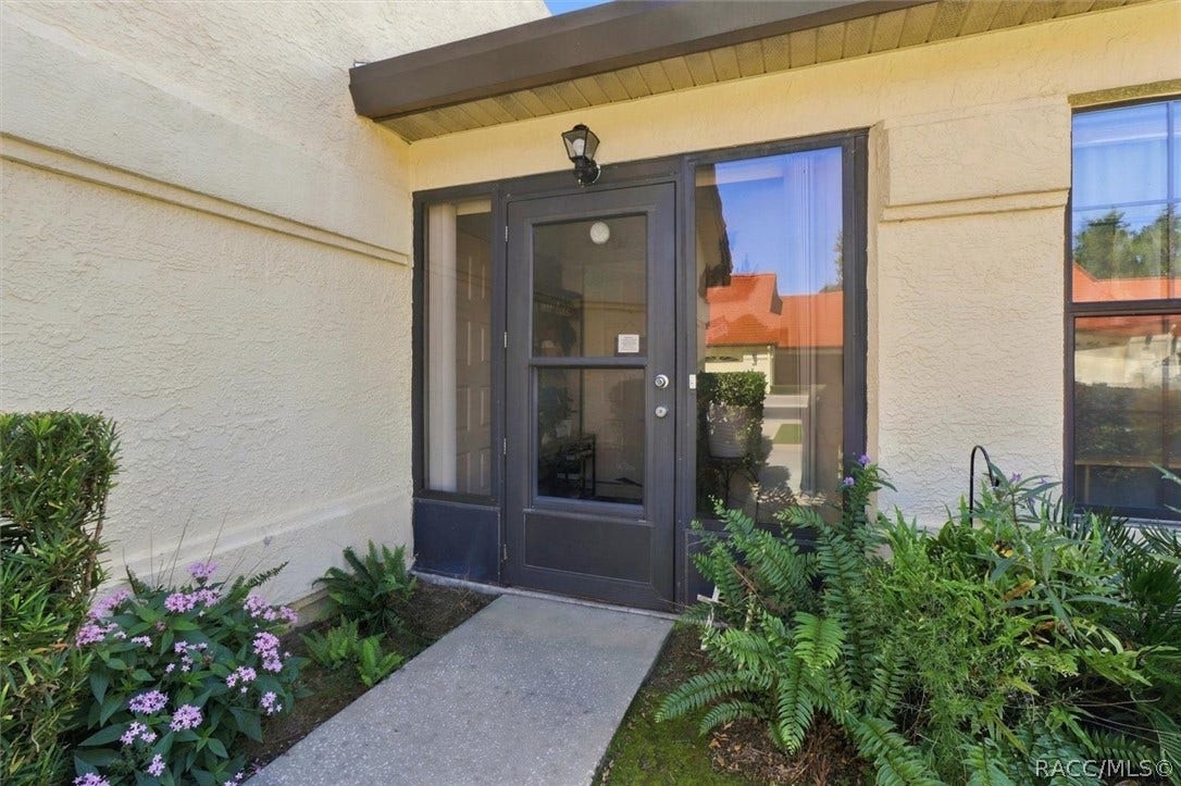 2052 Forest Drive, Inverness, FL 34453 Front Entrance