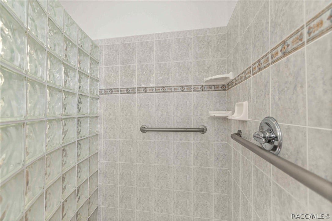 105 W Doerr Path, Hernando, FL 34442 105 W Doerr Path, Hernando, FL 34442