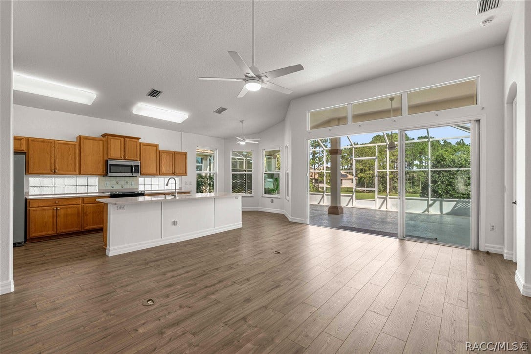 105 W Doerr Path, Hernando, FL 34442 105 W Doerr Path, Hernando, FL 34442