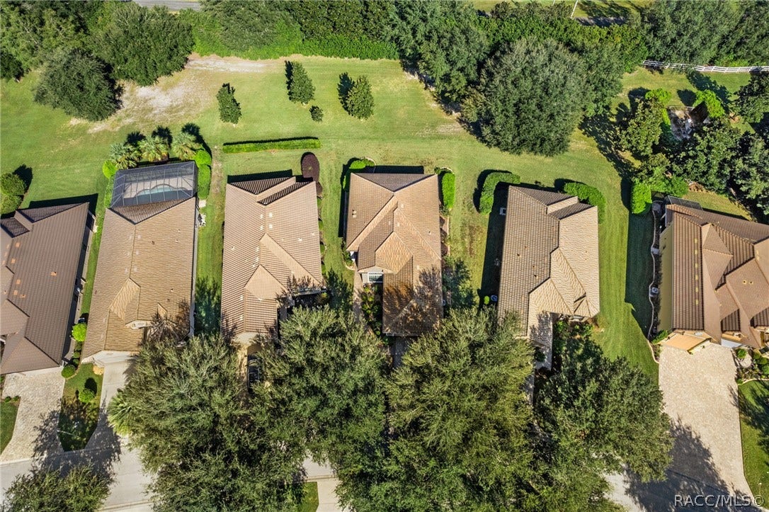 This section within Westford Villas has no backyard neighbors.