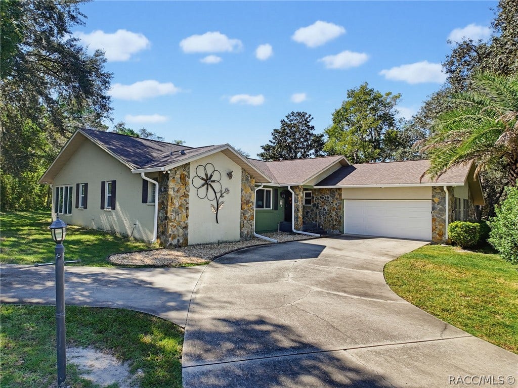 3 Village Center Drive, Homosassa, FL 34446 3 Village Center Drive, Homosassa, FL 34446
