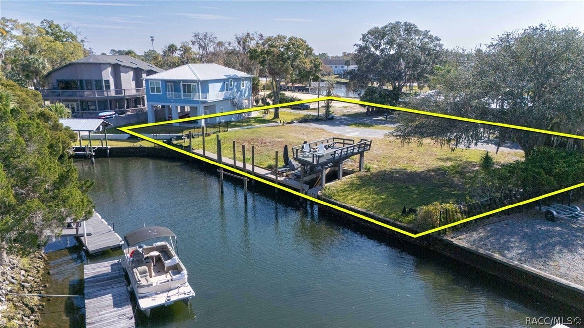 1924 SE 3rd Court, Crystal River, FL 34429