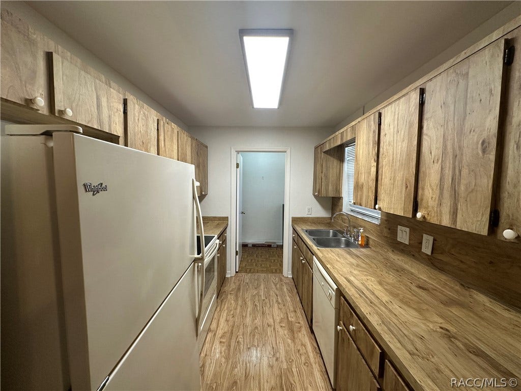 175 E Hartford Street, #10 A, Hernando, FL 34442 175 E Hartford Street, #10 A, Hernando, FL 34442