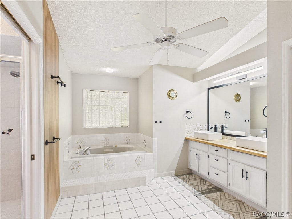 1 Salvia Court W, Homosassa, FL 34446 Ensuite