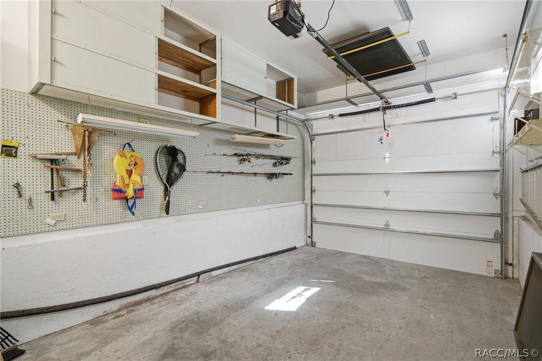 5222 S Riverview Circle, Homosassa, FL 34448