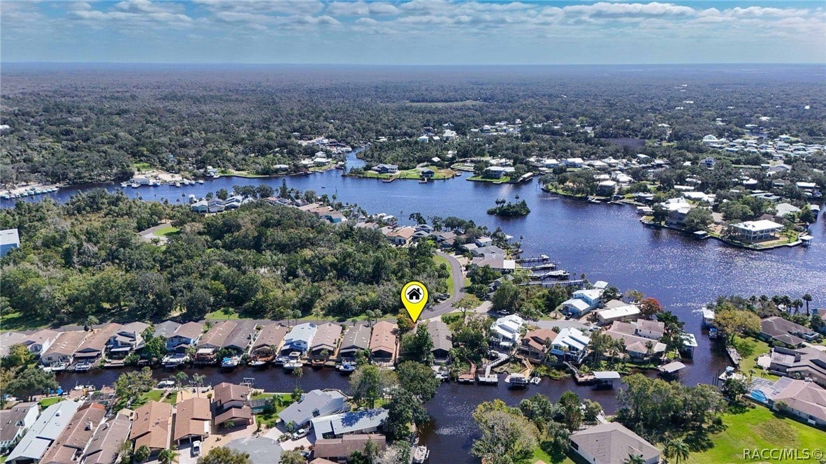 5222 S Riverview Circle, Homosassa, FL 34448