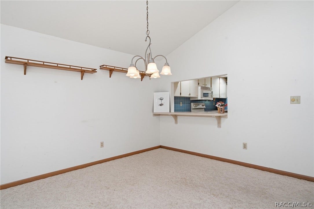 5222 S Riverview Circle, Homosassa, FL 34448