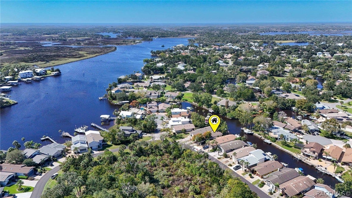 5222 S Riverview Circle, Homosassa, FL 34448