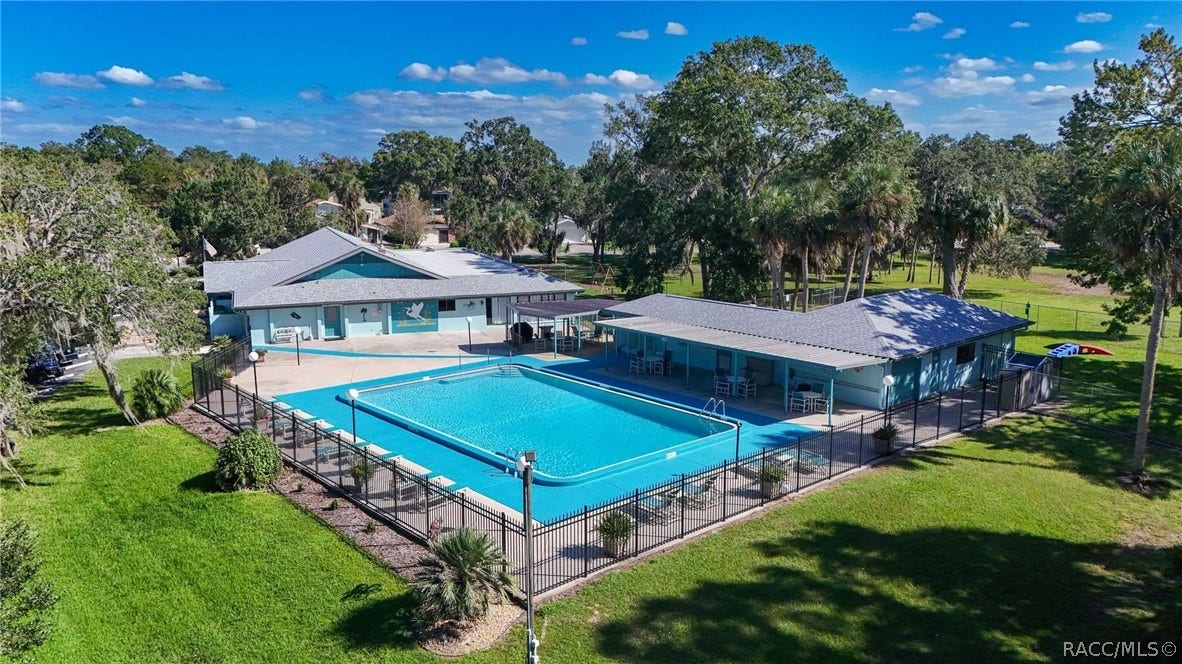 5222 S Riverview Circle, Homosassa, FL 34448
