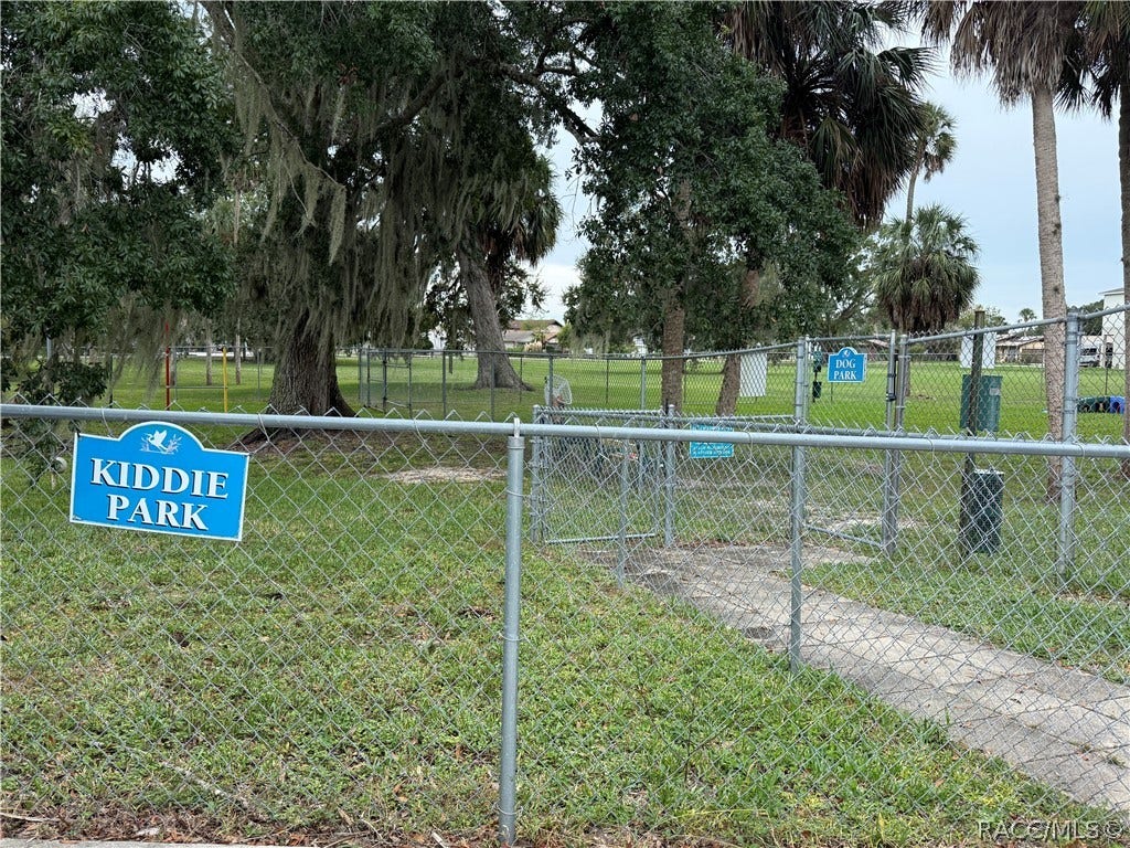 5222 S Riverview Circle, Homosassa, FL 34448