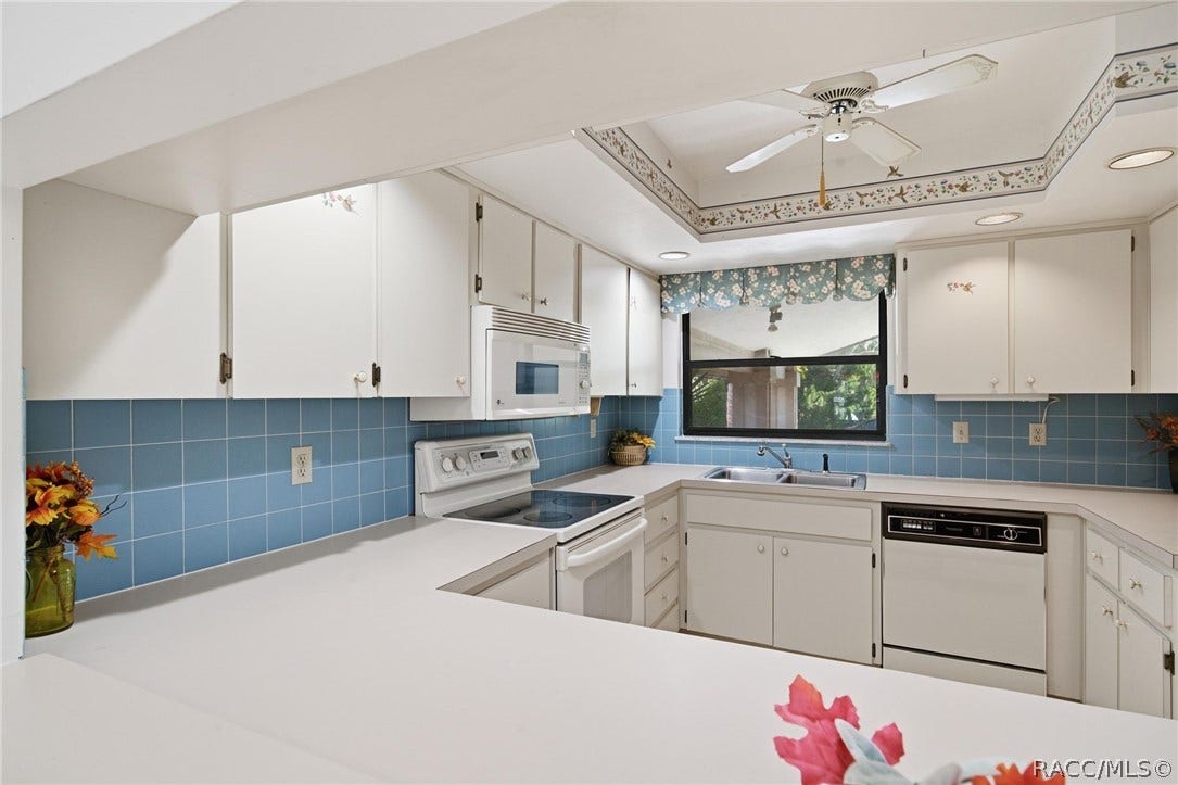 5222 S Riverview Circle, Homosassa, FL 34448