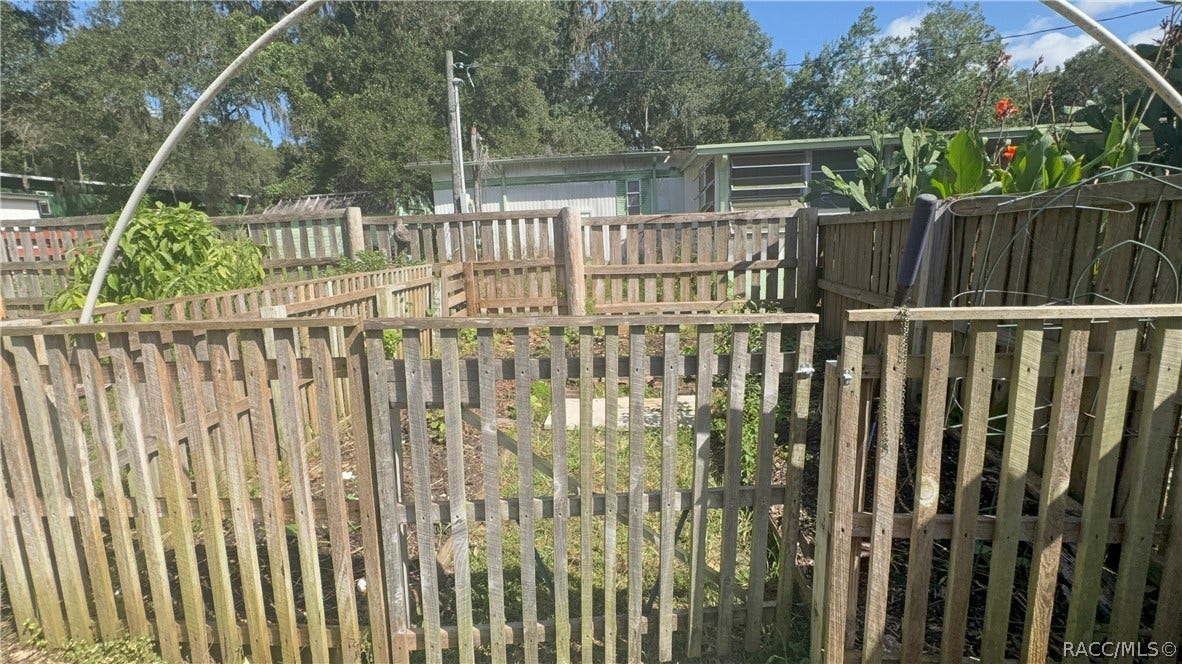 7951 E Partridge Lane, Floral City, FL 34436 Veggie garden!