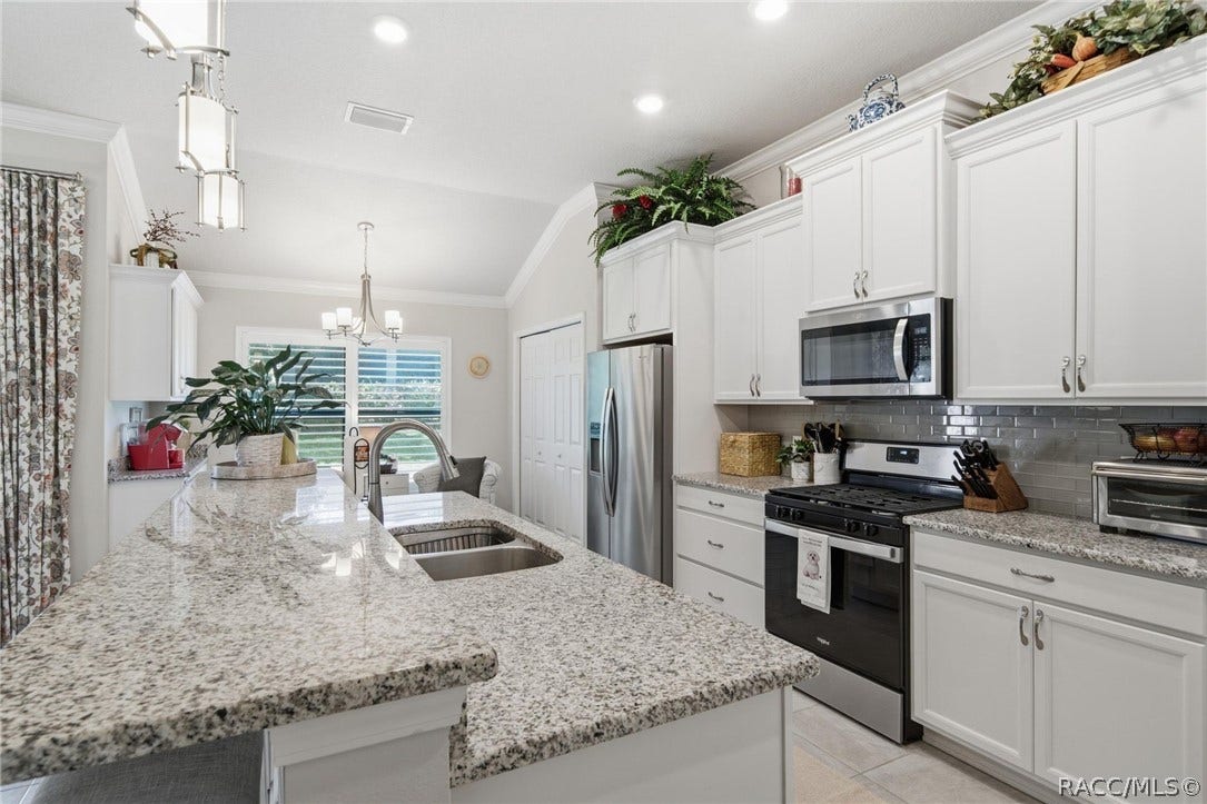2551 N Brentwood Circle, Lecanto, FL 34461 2551 N Brentwood Circle, Lecanto, FL 34461